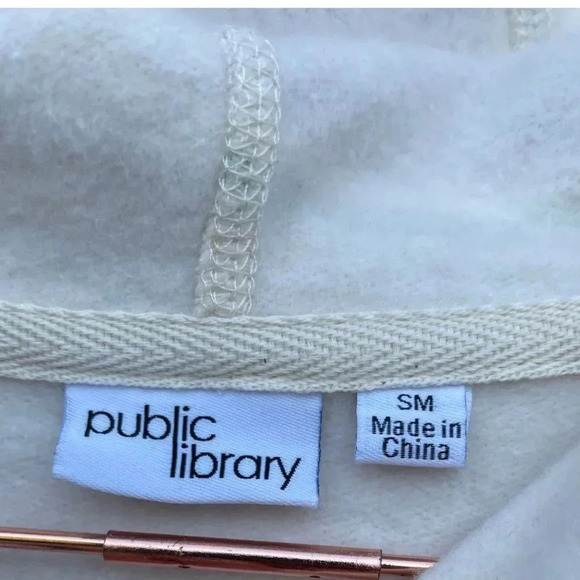 Public Library Womens Loose Fit Cropped Hoodie Sweatshirt White Purple Sz Small - Picture 4 of 7